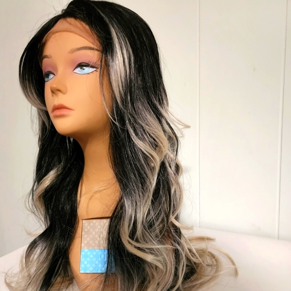 Bobbi Boss Other - NWT Gorgeous Platinum Blonde BalageWith Dark Roots Lace Front Wig